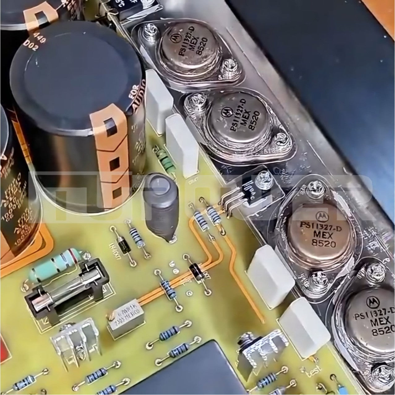 BRZHIFI FM300ASX2 Black HiFi Stereo-Verstärker mit 2 Paare Motorola Leistungstransistoren
